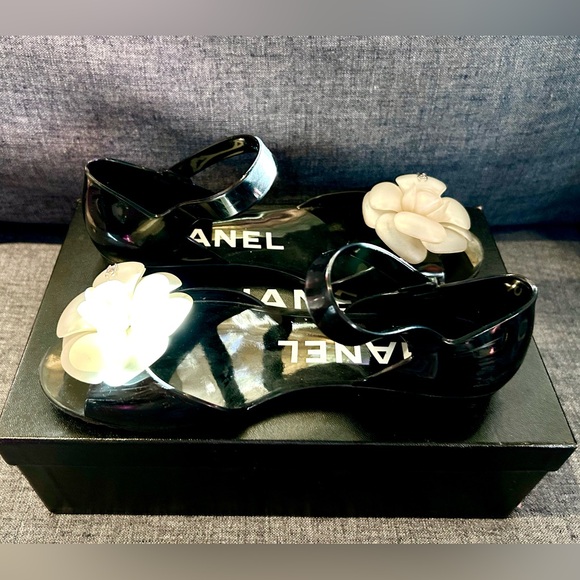 CHANEL Black, White Flower Open-Toe Jellies, S37, With Original Box & Booklet - Picture 6 of 10